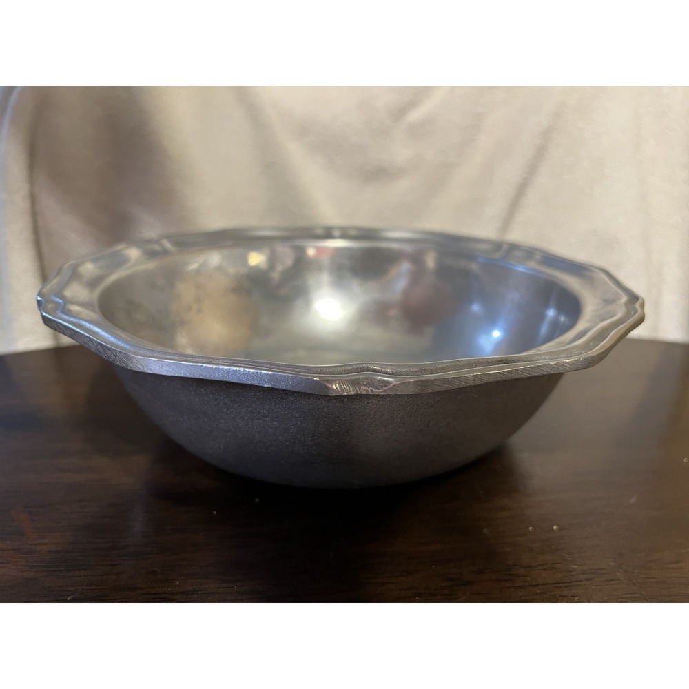 Vintage Wilton RWP Pewter QUEEN ANNE Serving Bowl Scalloped Edge 10"D x 3"H